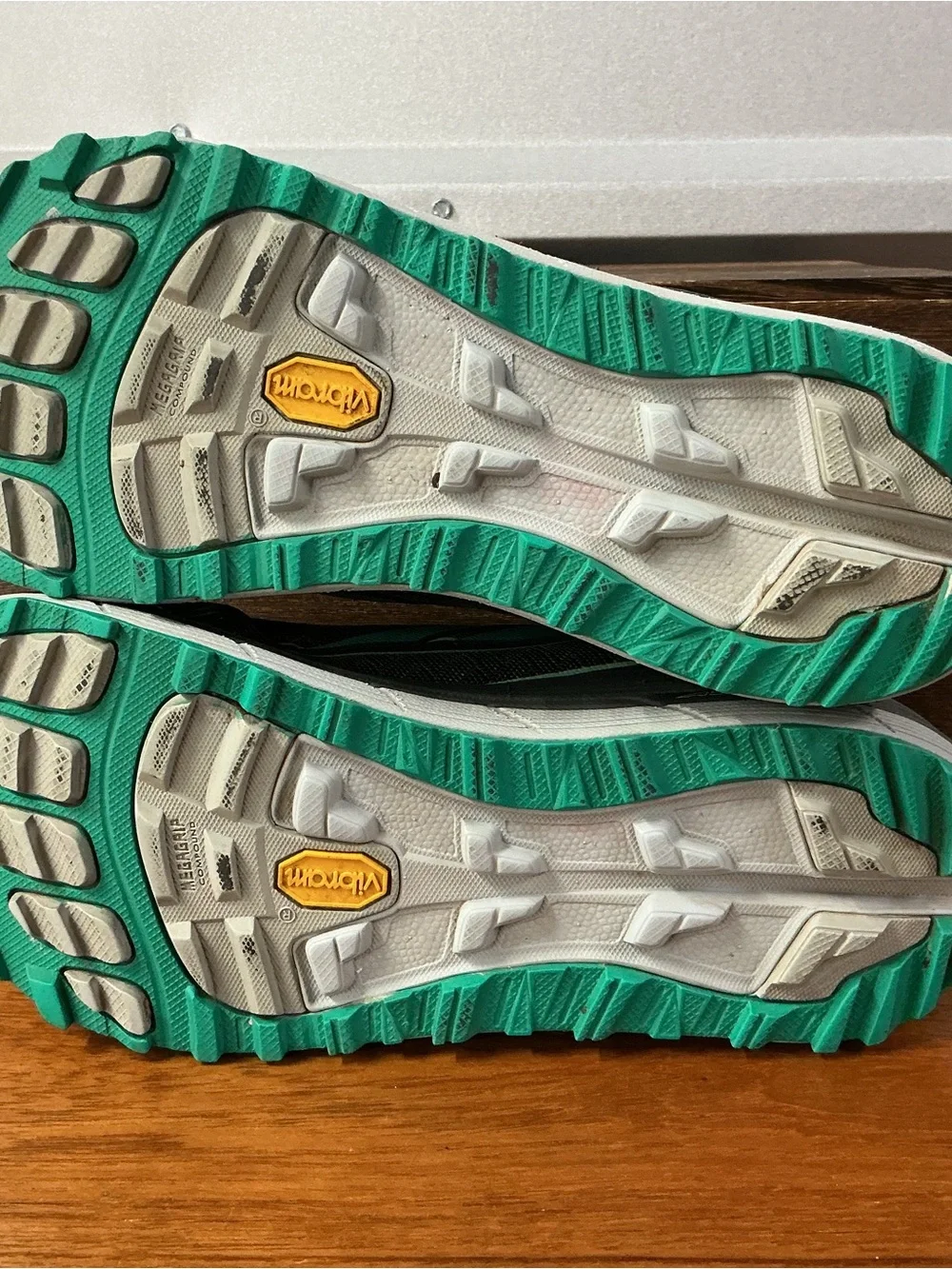 Altra Women Olympus 2.0 Gray Zero Drop Trail Running Shoe A2655-2 Size 8
